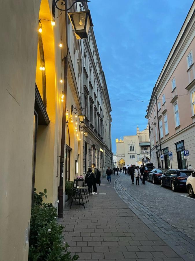 Bracka Main Square Apartments Краків Екстер'єр фото